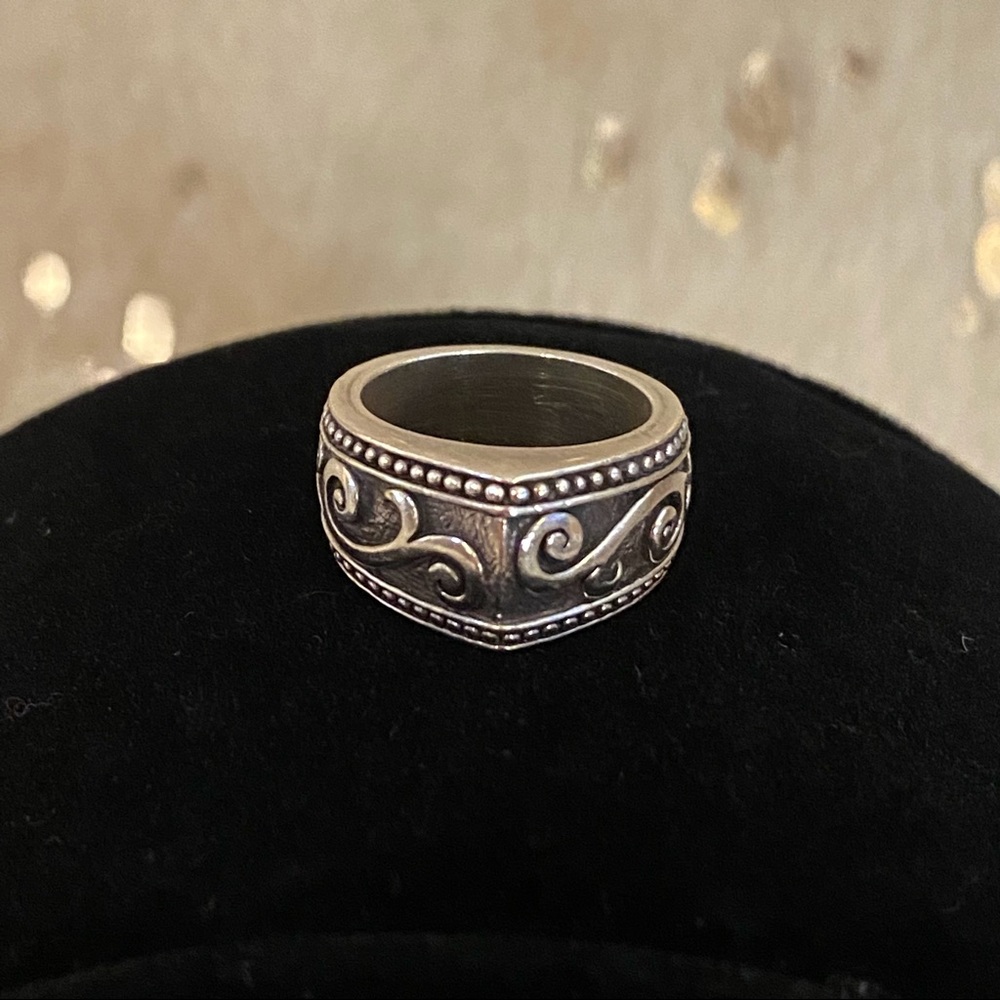Beautiful Brighton Sterling Silver Ring